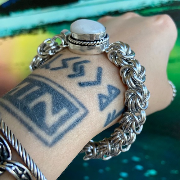 Maille white moonstone bracelet . Silver handcrafted links genuine gemstone - Picture 8 of 15